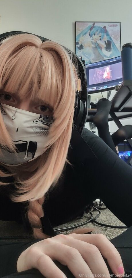 Naken lekkede OnlyFans-bilde av Zombiebait24