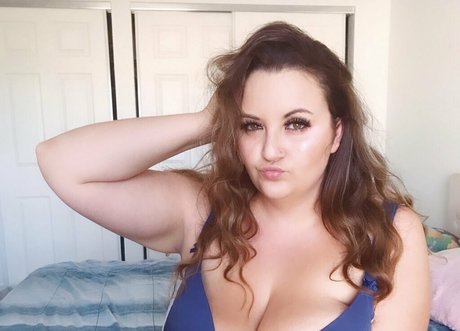 Zoeykatexo2