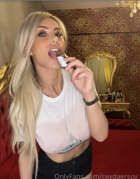 Esra Ersoy