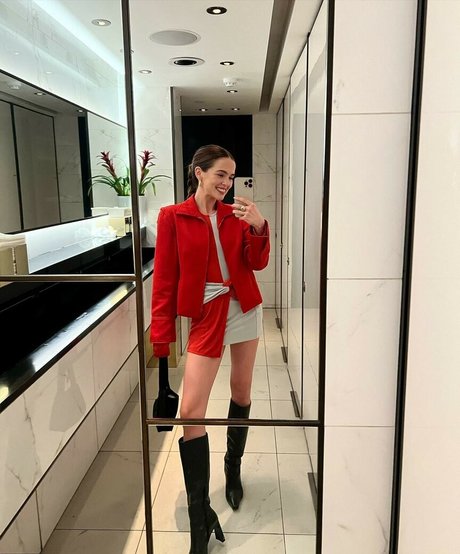 Zoey Deutch
