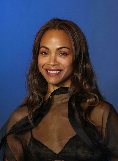 Nahá fotka uniklých OnlyFans od Zoe Saldana