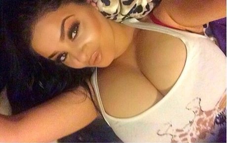 Naken lekkede OnlyFans-bilde av Zoe Leanne Cooper