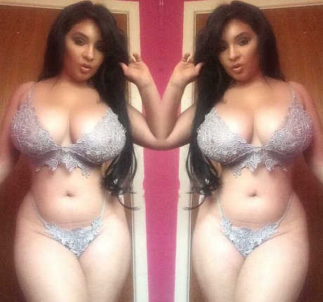 Nøgent lækket OnlyFans-billede af Zoe Leanne Cooper