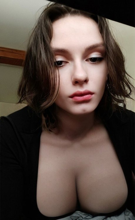 Nahá fotka uniklých OnlyFans od Zoepcbh