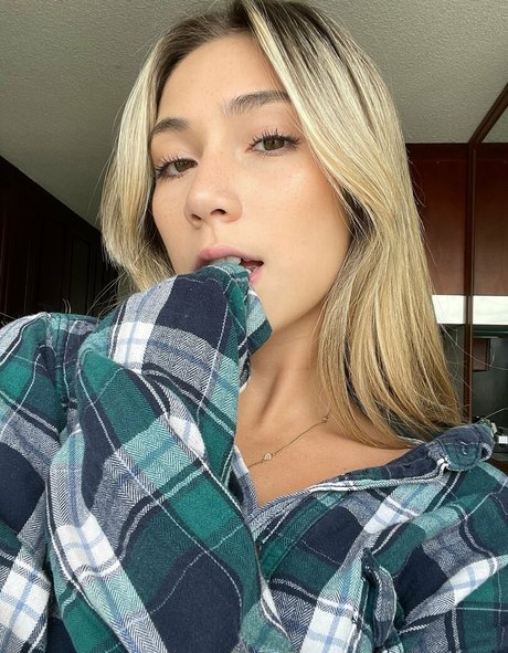 Naken lekkede OnlyFans-bilde av Zoellaaa