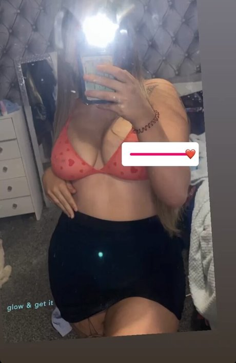 Nahá fotka uniklých OnlyFans od Zoeellerington