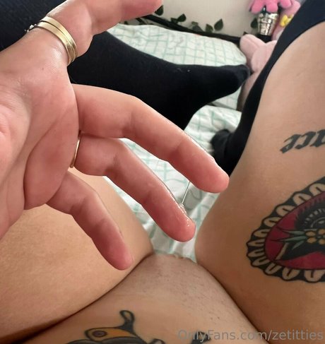 Naken lekkede OnlyFans-bilde av Zetitties
