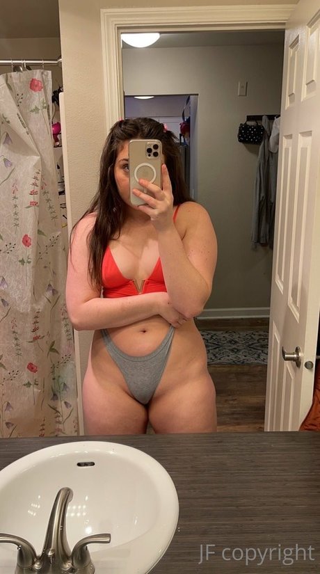 Naken lekkede OnlyFans-bilde av Janie Fit