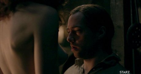 Alaston vuotanut OnlyFans-kuva Sophie Skelton