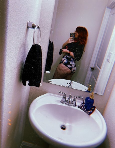 Nahá fotka uniklých OnlyFans od Koolysmiley