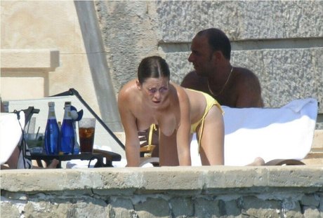 Anna Friel
