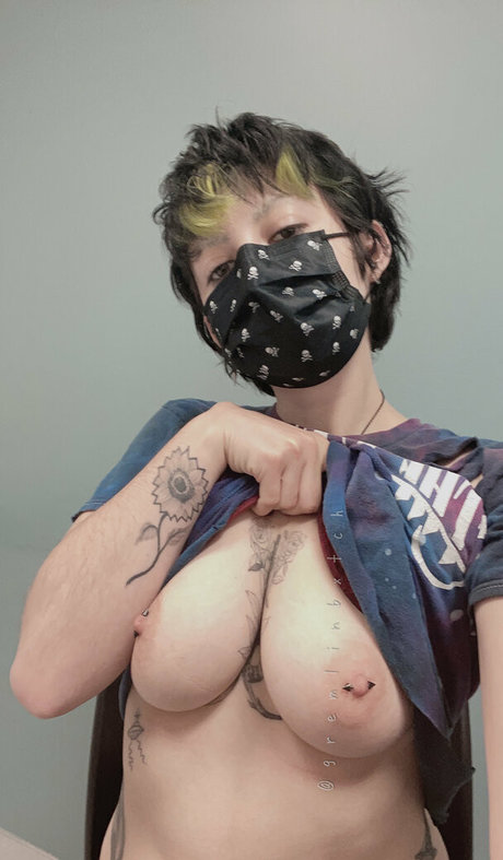Nahá fotka uniklých OnlyFans od Gremlinbxtch