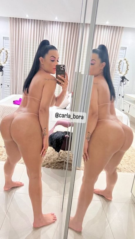 Nahá fotka uniklých OnlyFans od Carla Bora
