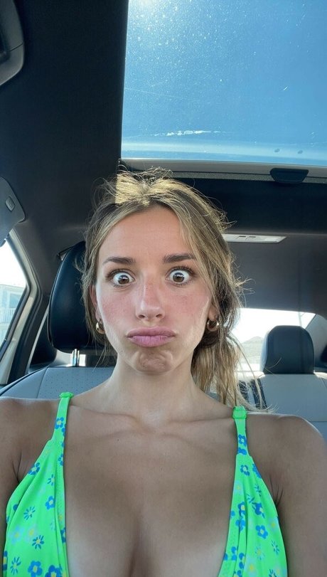 Nahá fotka uniklých OnlyFans od Sadie Mckenna