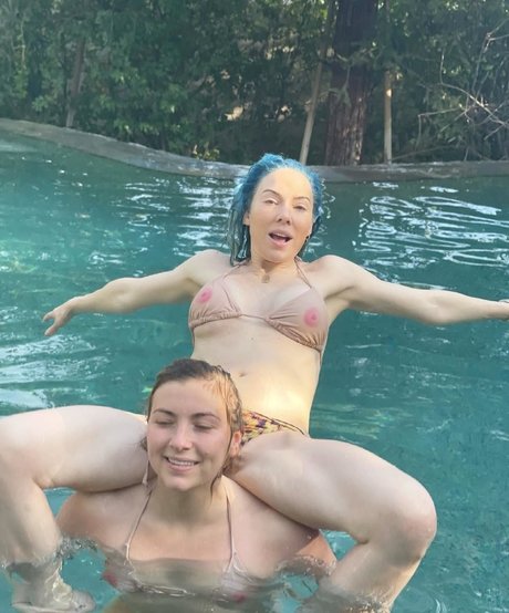 Nahá fotka uniklých OnlyFans od Whitney Cummings