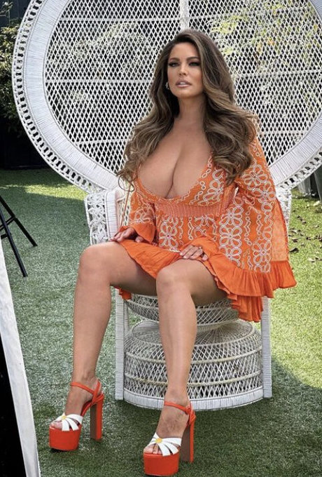 Kelly Brook