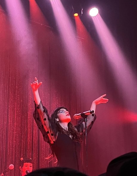 Lauren Mayberry