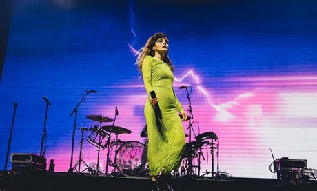 Lauren Mayberry