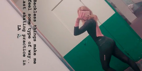 Naken lekkede OnlyFans-bilde av Willow Shields