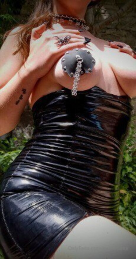 Universoxx OnlyFansリークヌード写真