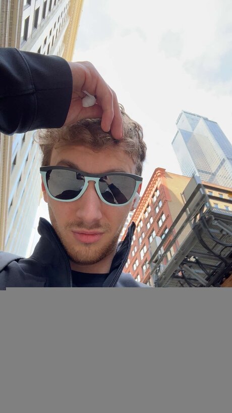 Naken lekkede OnlyFans-bilde av Traderjasper