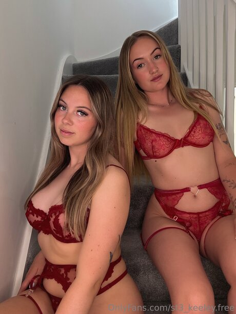 Alaston vuotanut OnlyFans-kuva St3 Keeley Free