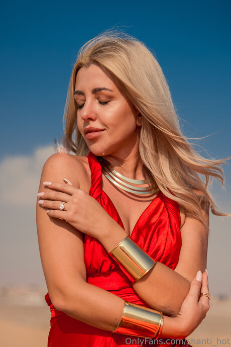 Naken läckt OnlyFans-bild av Shanti Hot