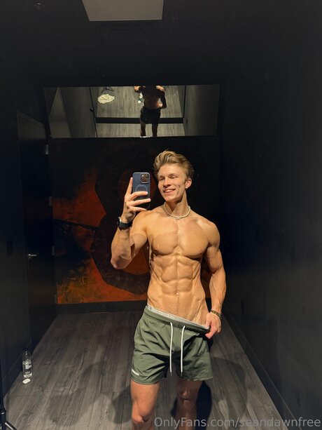 Naakte gelekte OnlyFans-foto van Seandawnfree