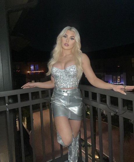 Nahá fotka uniklých OnlyFans od Tiffany Stratton
