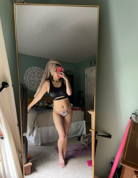 Nahá fotka uniklých OnlyFans od Andiipoops