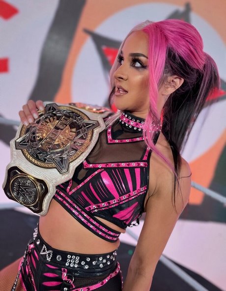 Dakota Kai