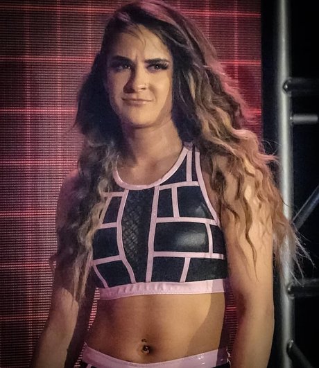 Dakota Kai