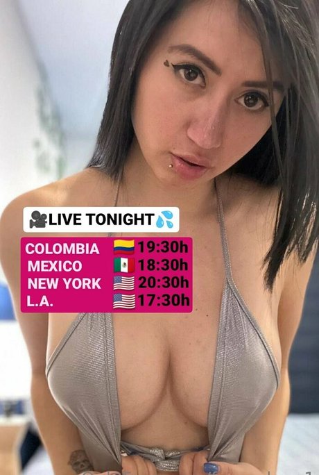 Nahá fotka uniklých OnlyFans od Foxylove1