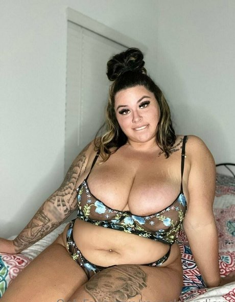 Alasti lekkinud OnlyFans-i pilt Raunchyryliexx