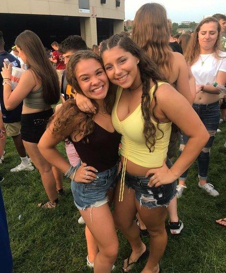 Julia & Olivia