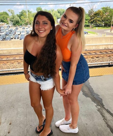 Julia & Olivia