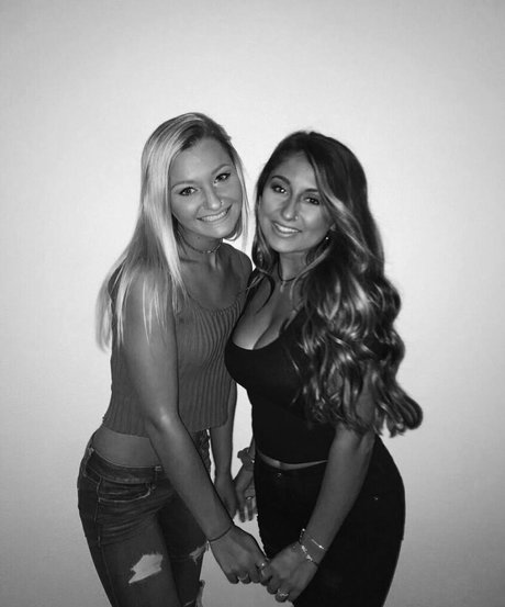 Julia & Olivia
