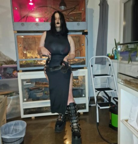 Thethreeheadedsnake