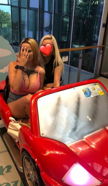 Nacktes geleaktes OnlyFans-Foto von Suzizvonar