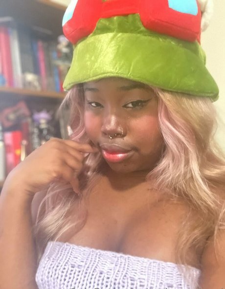 Nahá fotka uniklých OnlyFans od Audreyquinzel