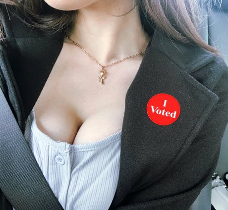 Nacktes geleaktes OnlyFans-Foto von Auroraiskira