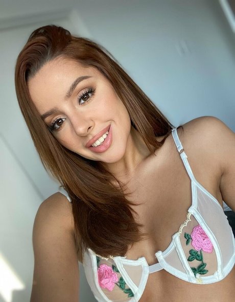 Naken lekkede OnlyFans-bilde av Vannabardot2
