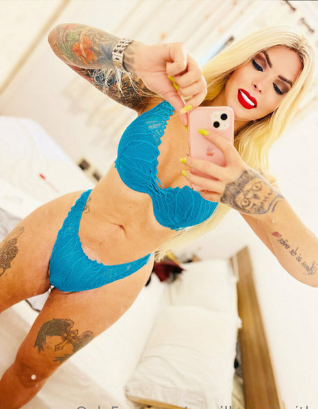 Naken lekkede OnlyFans-bilde av Camillaschimith