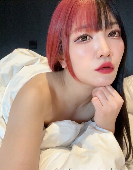 Naken lekkede OnlyFans-bilde av Maki Itoh