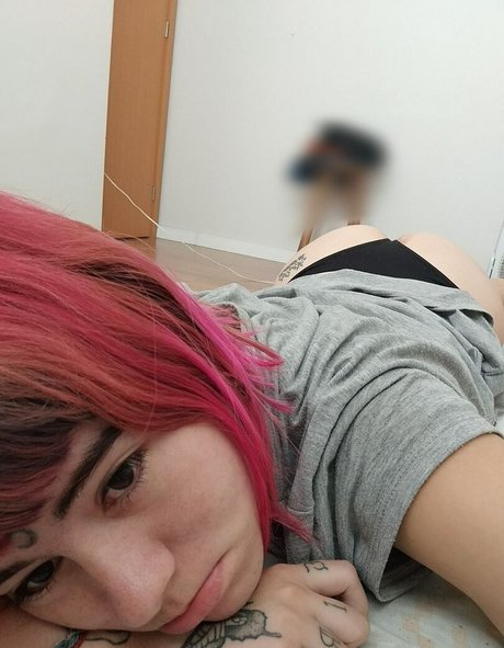 Alasti lekkinud OnlyFans-i pilt Lilr4v3n4
