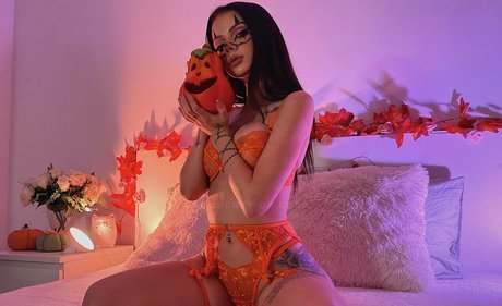 Alasti lekkinud OnlyFans-i pilt Cutexezra