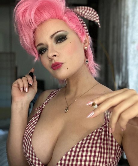 Jannet In Cosplay