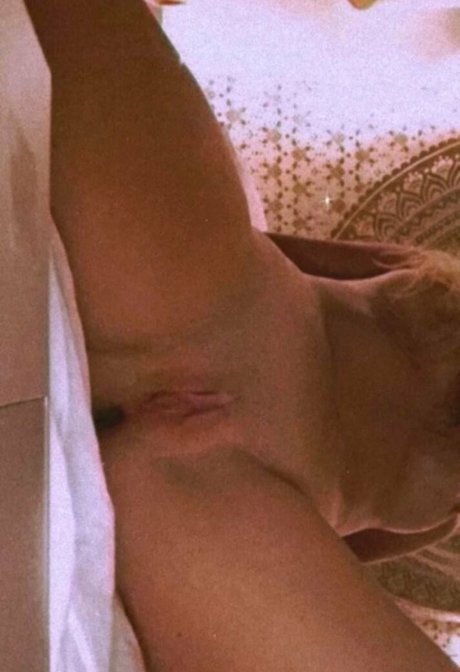 Nahá fotka uniklých OnlyFans od Uselesscumbucket