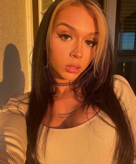 Cora Jade