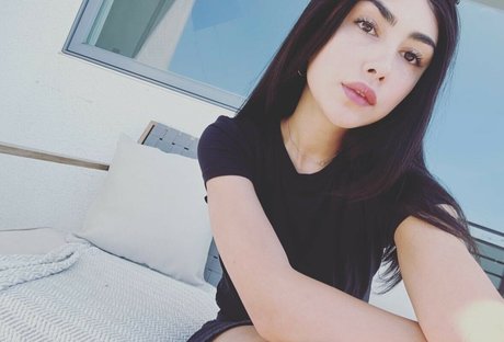 Alexa Mansour